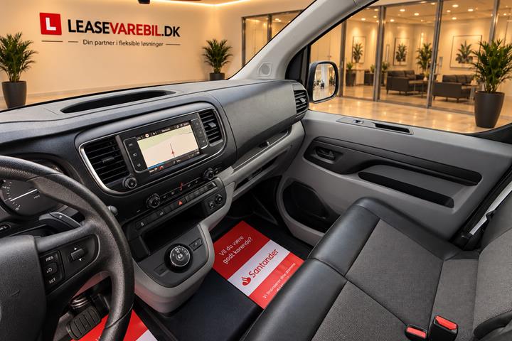 Hvid Toyota ProAce fra 2019