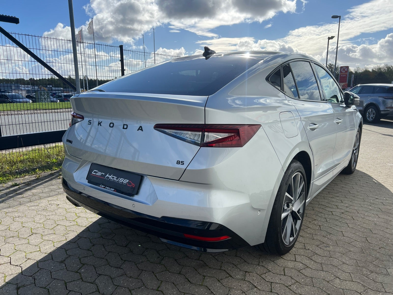 Sølv Skoda Enyaq fra 2024