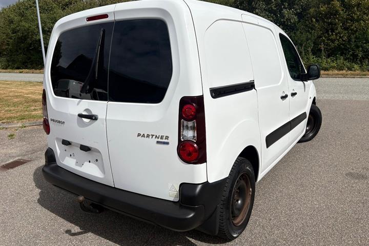 Hvid Peugeot Partner fra 2016
