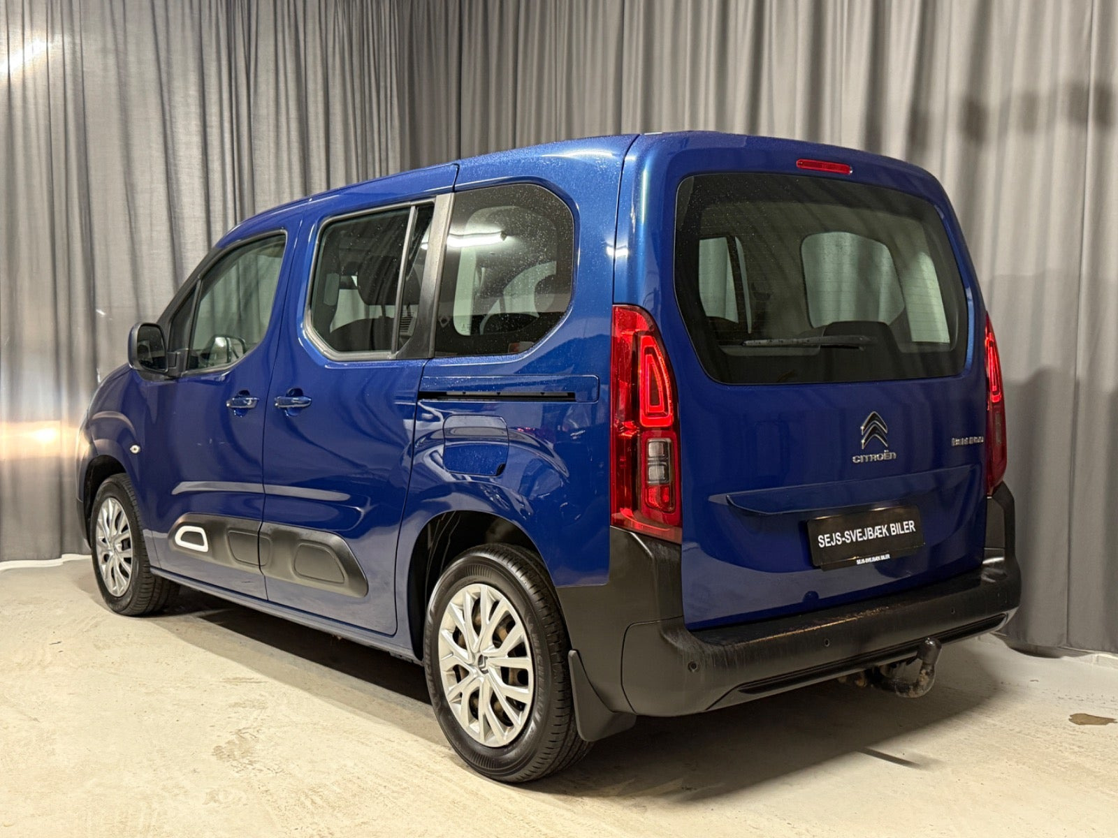 Blå Citroën Berlingo fra 2021