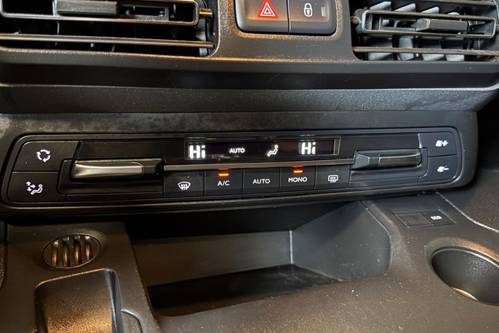 Blå Citroën Berlingo fra 2021