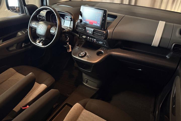 Blå Citroën Berlingo fra 2021