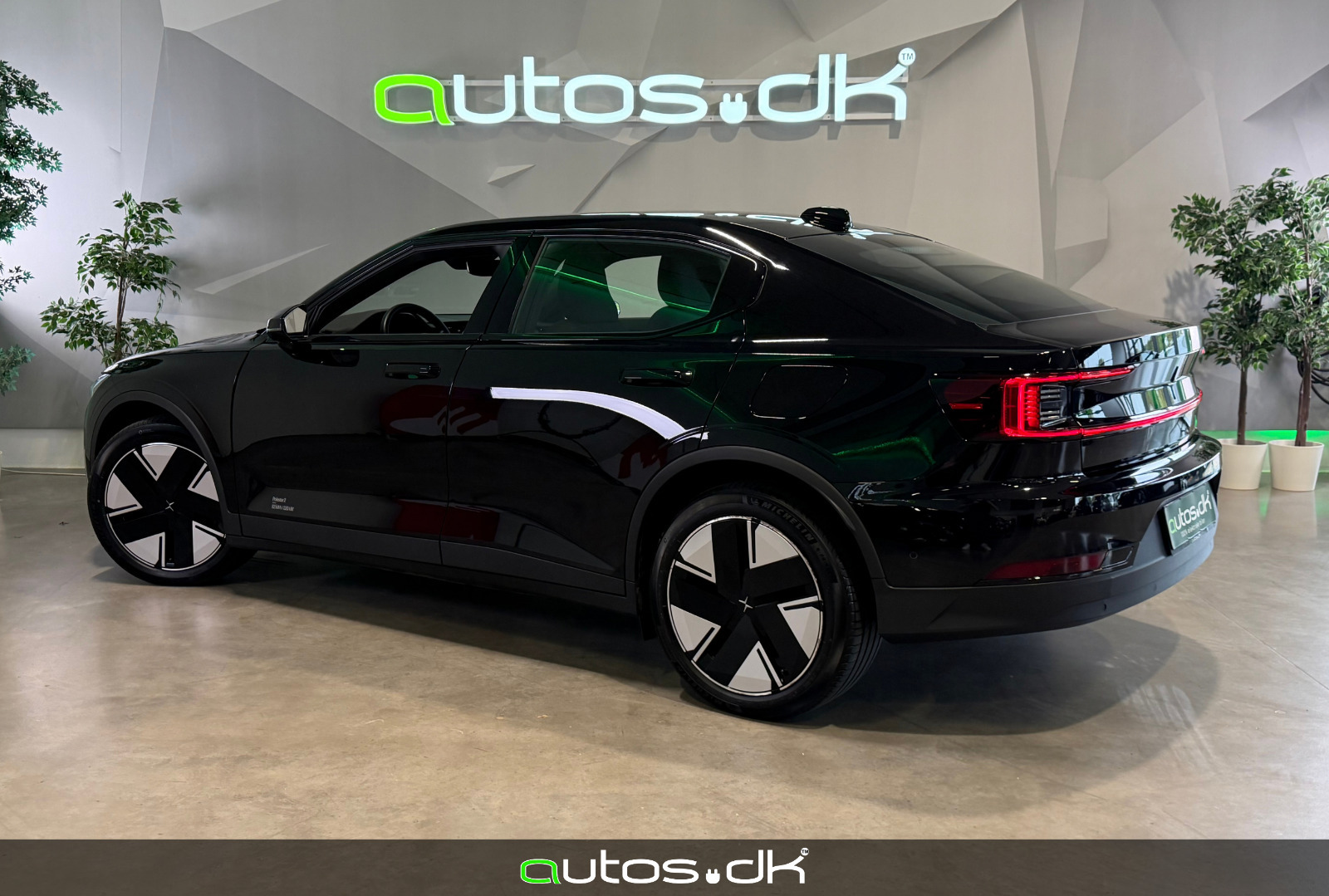 Sort Polestar 2 fra 2025
