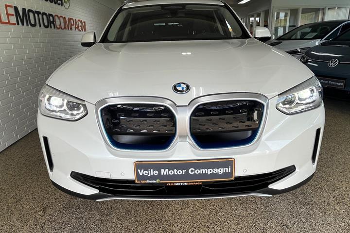 Hvid BMW iX3 fra 2021