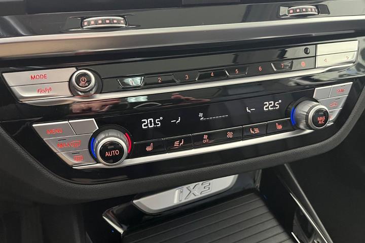 Hvid BMW iX3 fra 2021