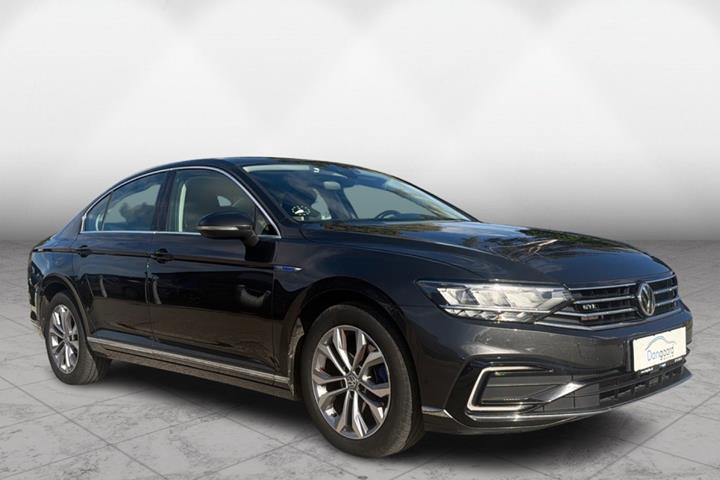 Sort VW Passat fra 2020