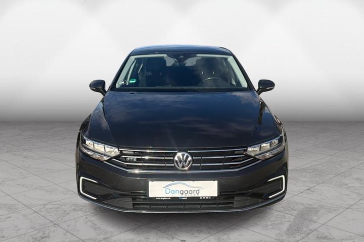 Sort VW Passat fra 2020