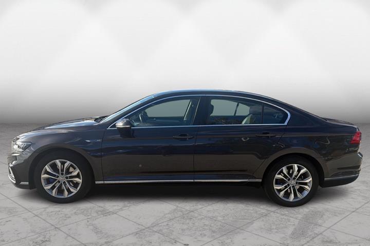 Sort VW Passat fra 2020