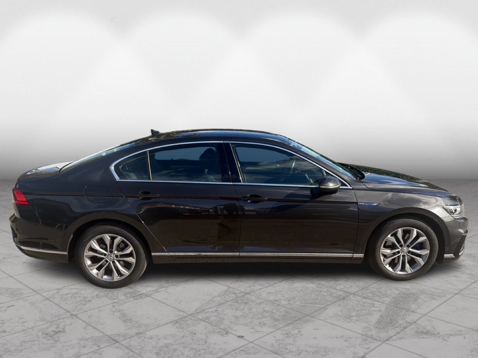 Sort VW Passat fra 2020