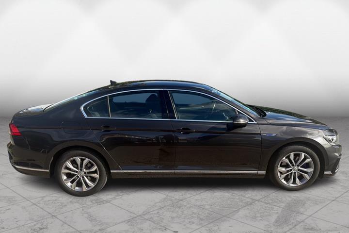 Sort VW Passat fra 2020
