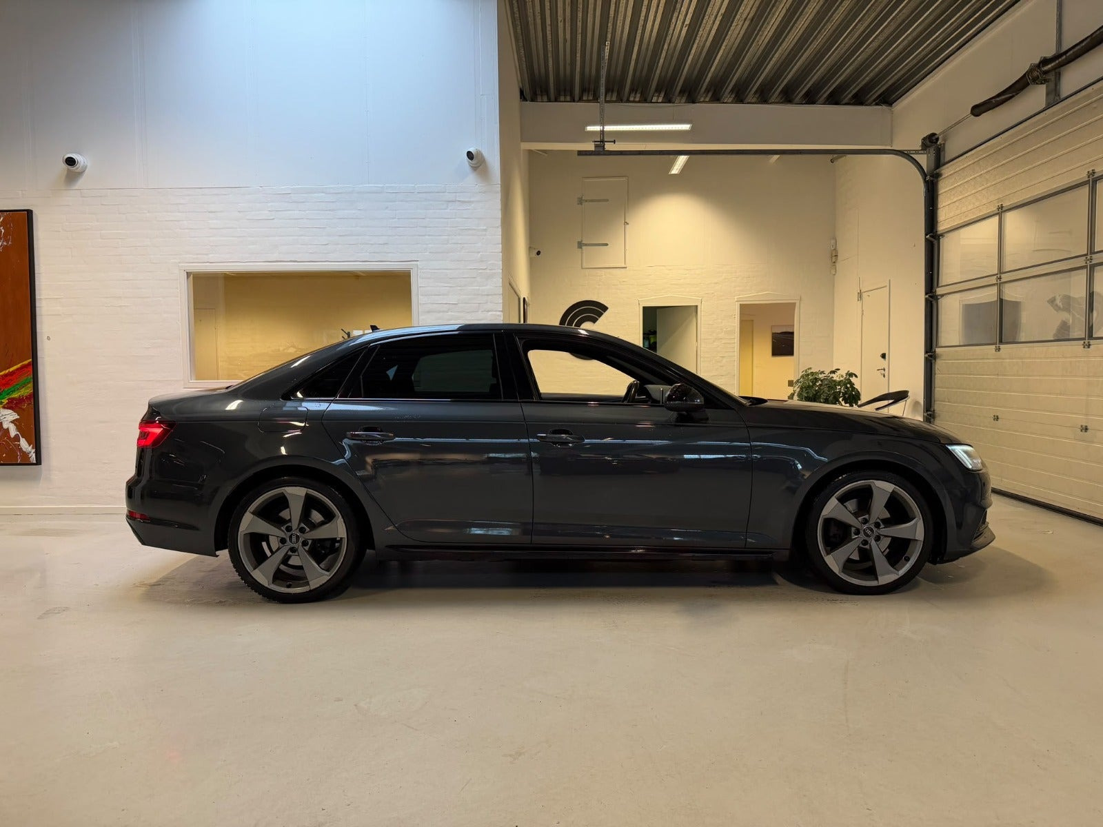 Grå Audi A4 fra 2018