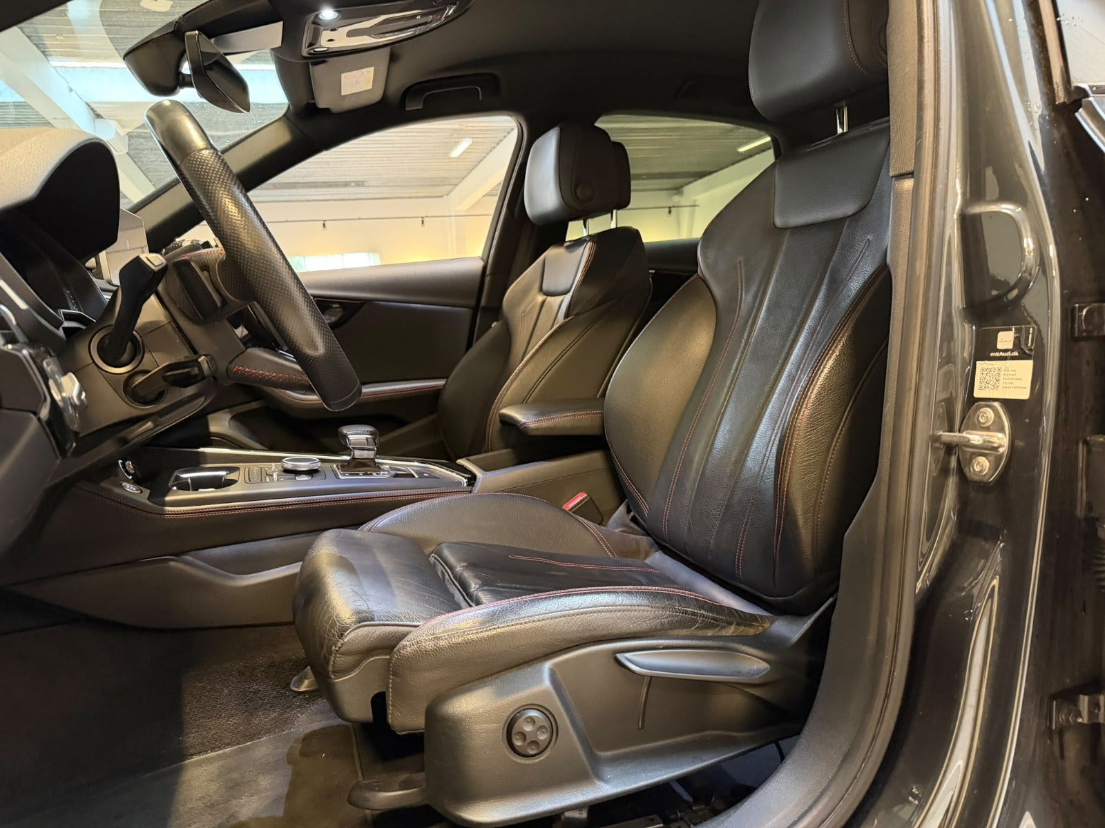 Grå Audi A4 fra 2018