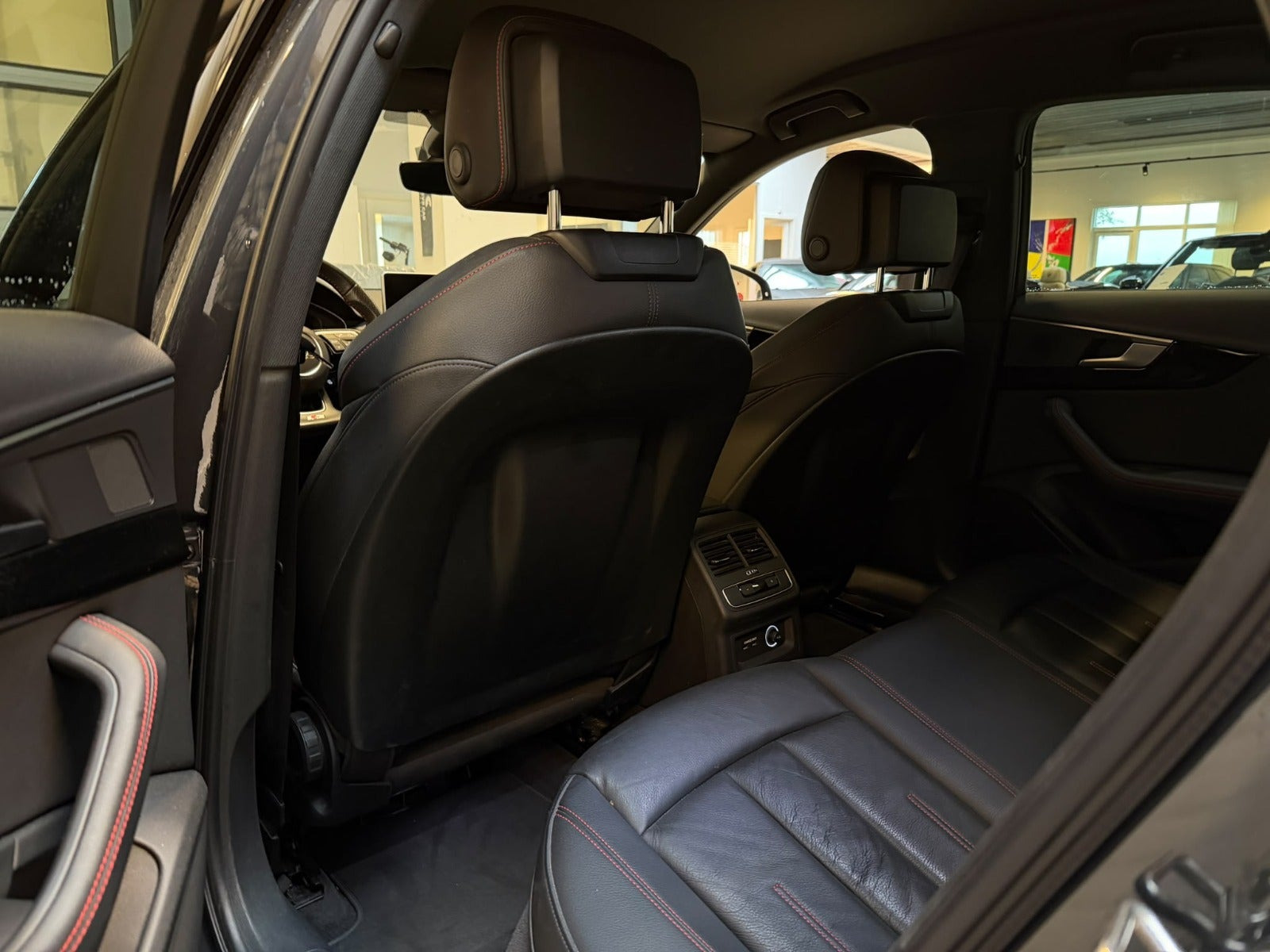 Grå Audi A4 fra 2018