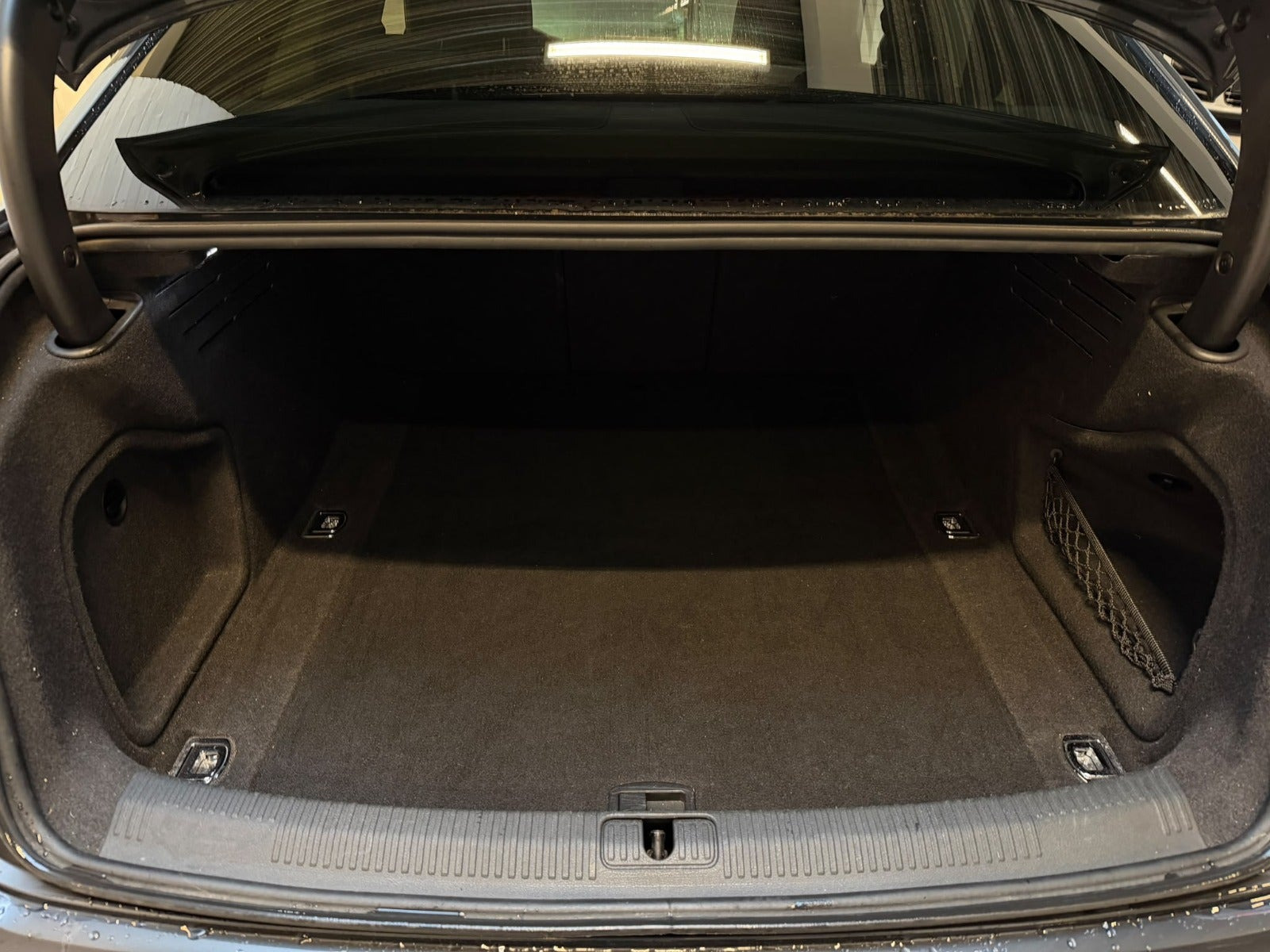 Grå Audi A4 fra 2018