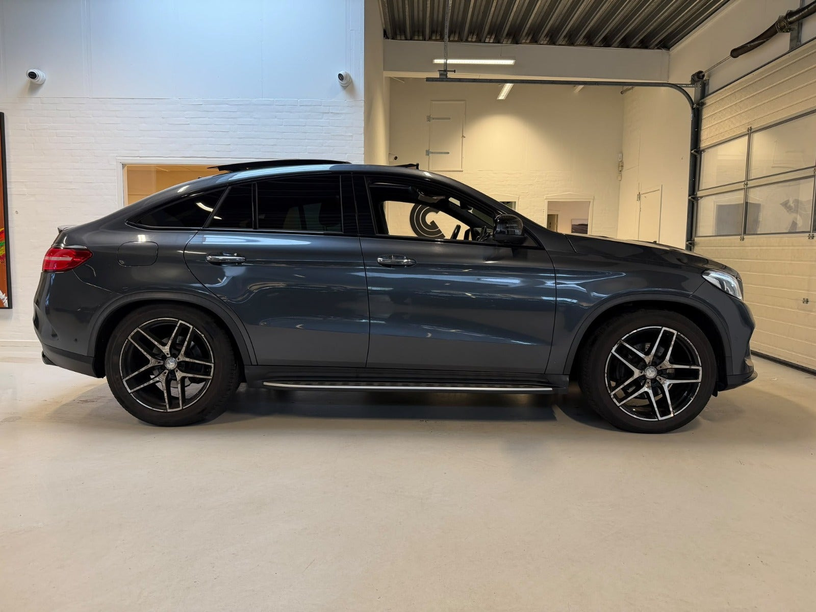Grå Mercedes GLE350 d fra 2015