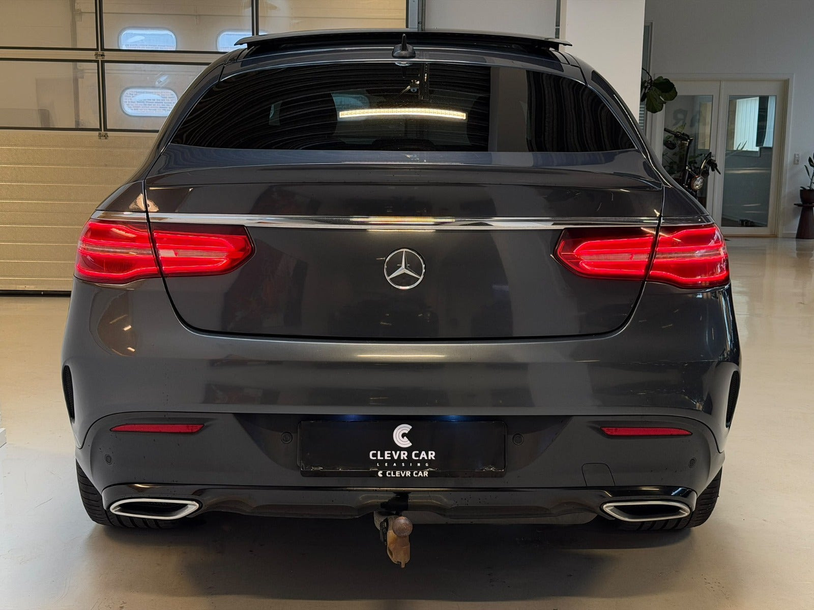 Grå Mercedes GLE350 d fra 2015