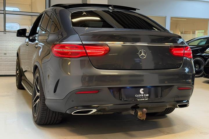 Grå Mercedes GLE350 d fra 2015
