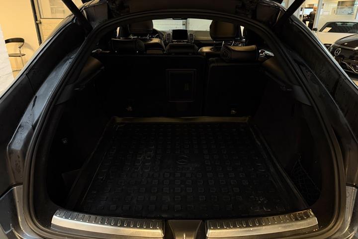 Grå Mercedes GLE350 d fra 2015