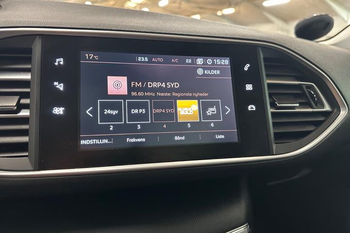 Blå Peugeot 308 fra 2019