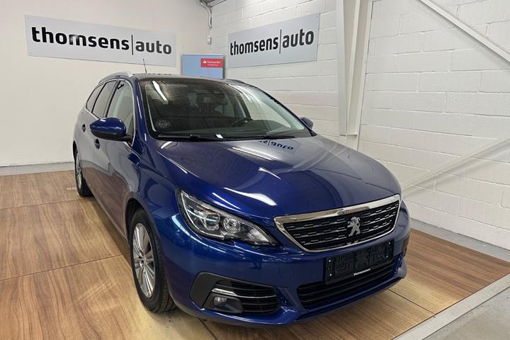 Blå Peugeot 308 fra 2020