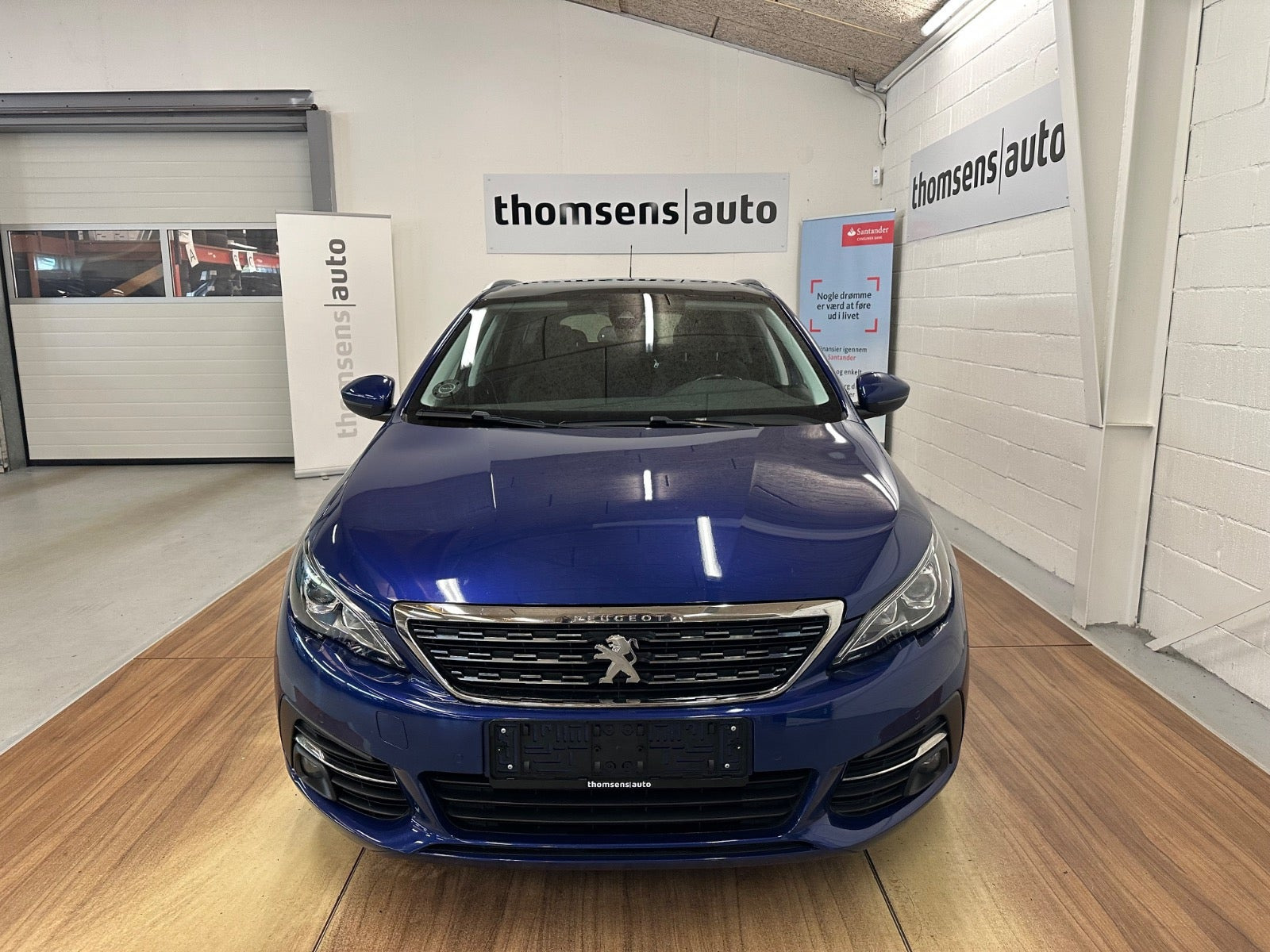Blå Peugeot 308 fra 2020