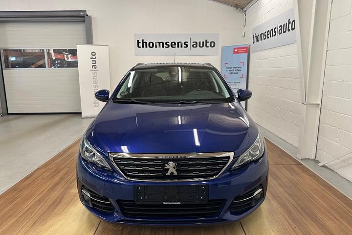 Blå Peugeot 308 fra 2020