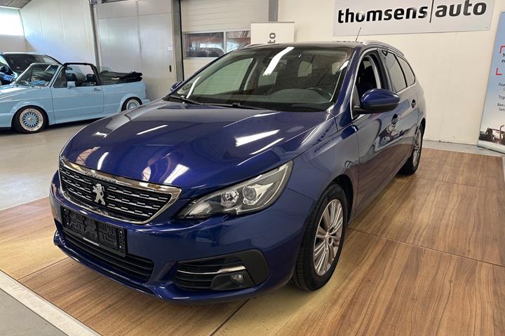 Blå Peugeot 308 fra 2020