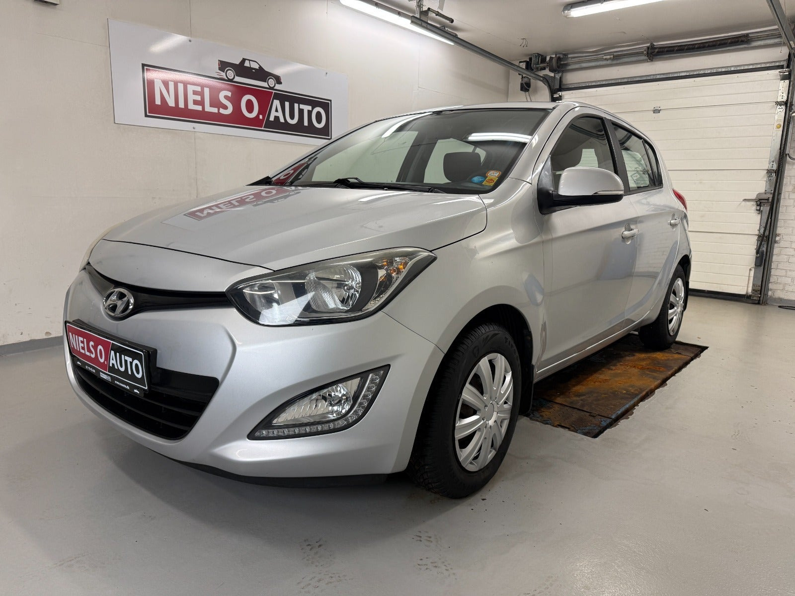 Sølv Hyundai i20 fra 2012