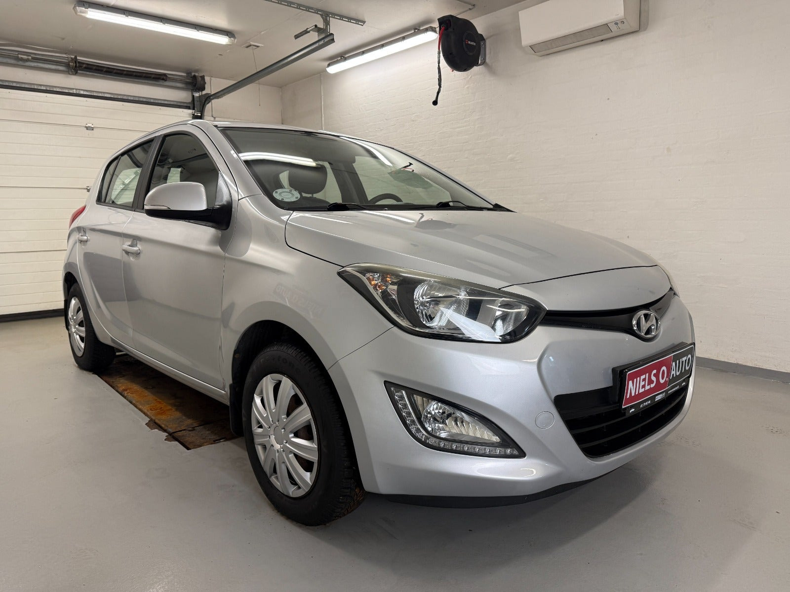 Sølv Hyundai i20 fra 2012