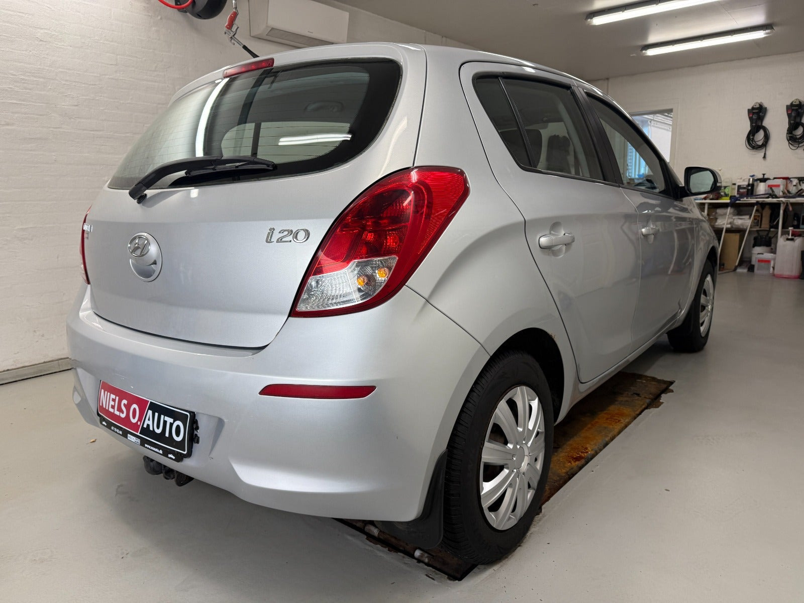 Sølv Hyundai i20 fra 2012