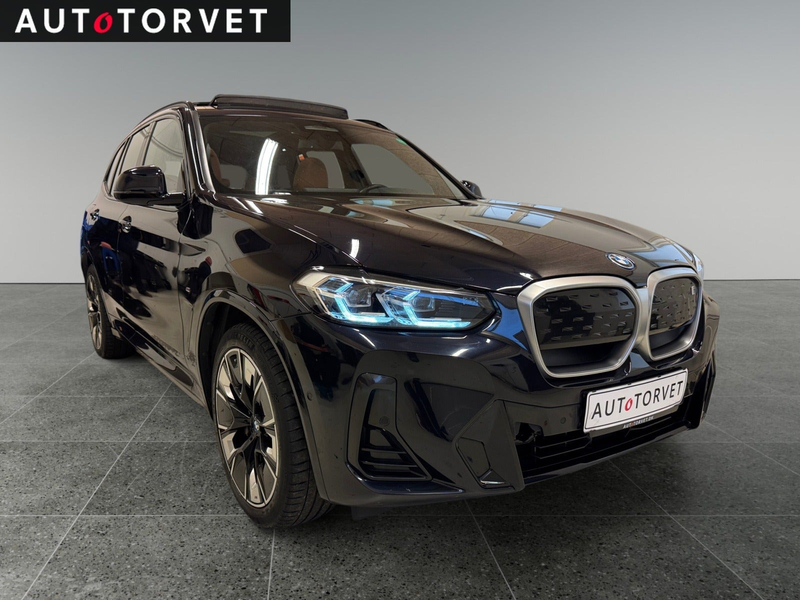 Sort BMW iX3 fra 2023