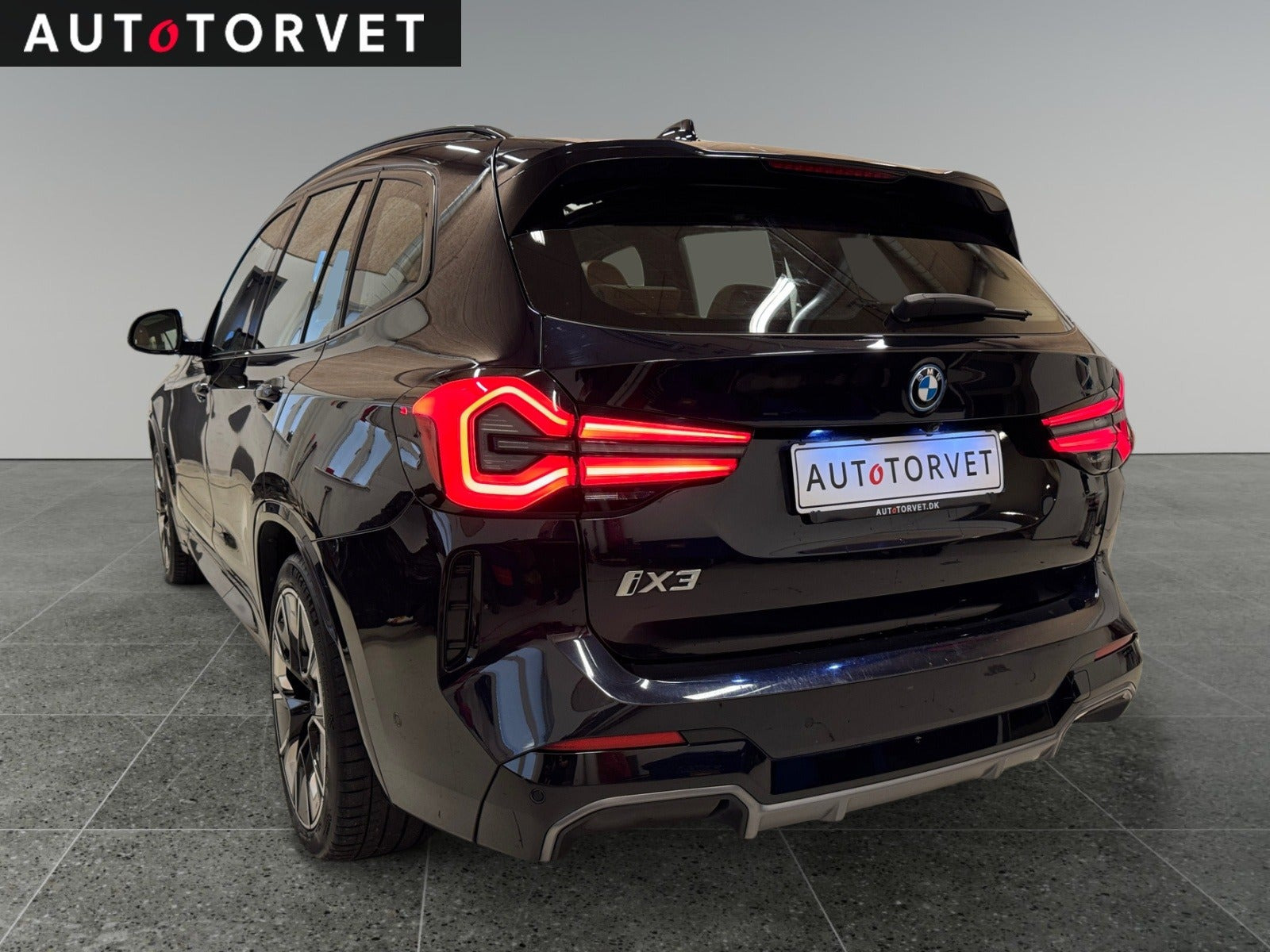 Sort BMW iX3 fra 2023