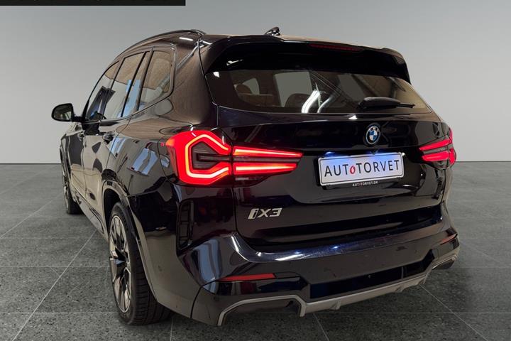 Sort BMW iX3 fra 2023