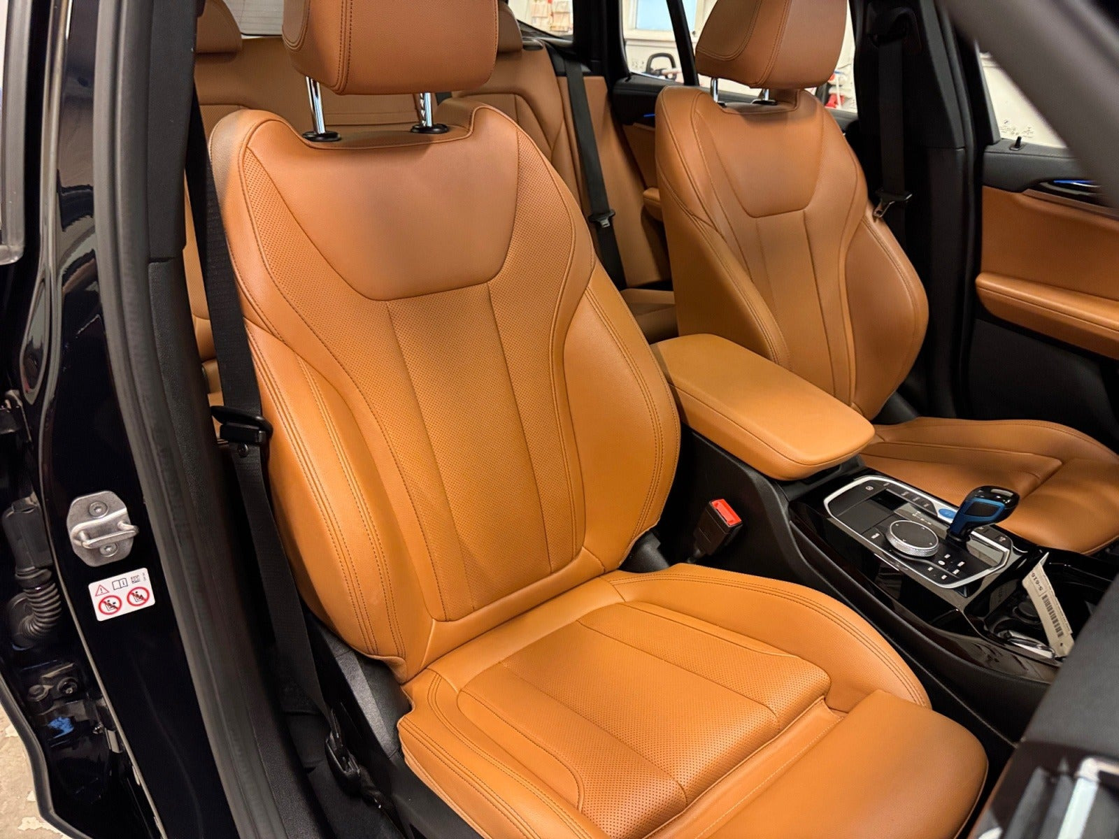Sort BMW iX3 fra 2023