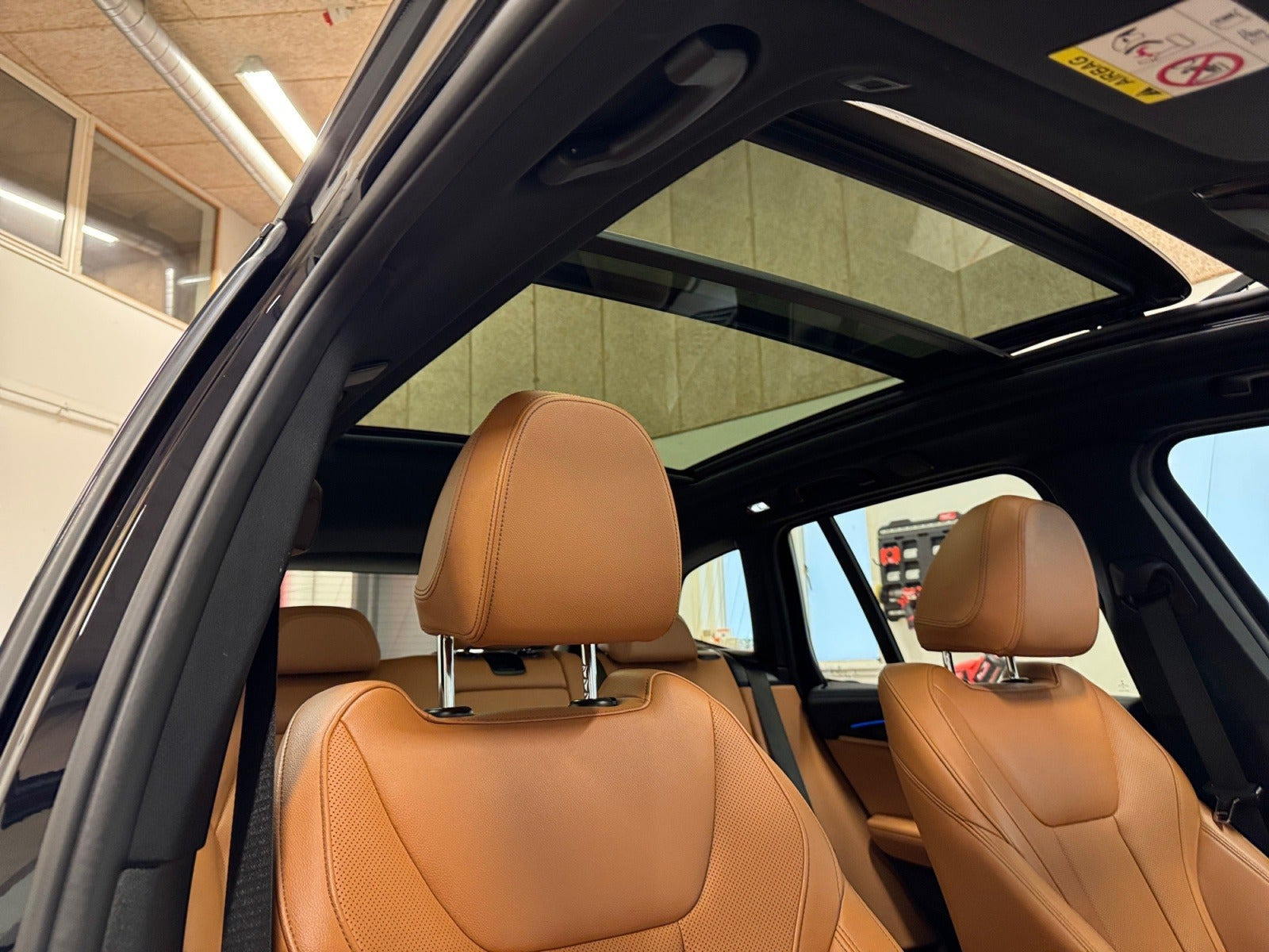 Sort BMW iX3 fra 2023