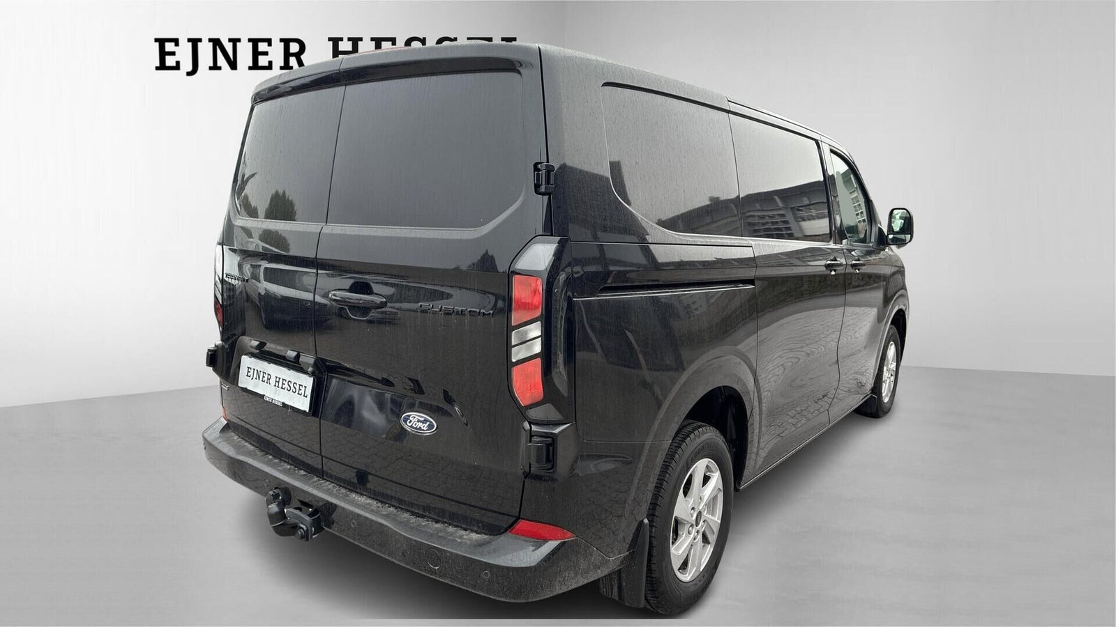 Sort Ford Transit Custom 320 L1 fra 2026