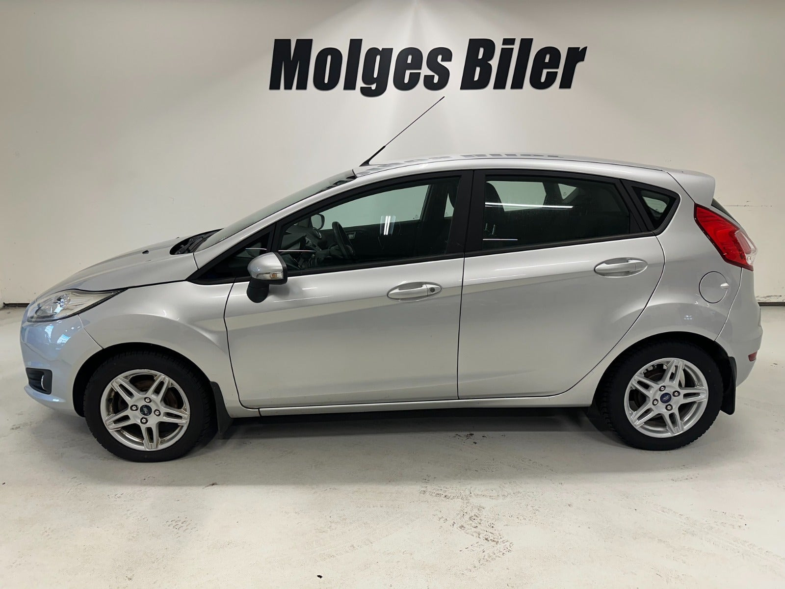 Sølv Ford Fiesta fra 2014