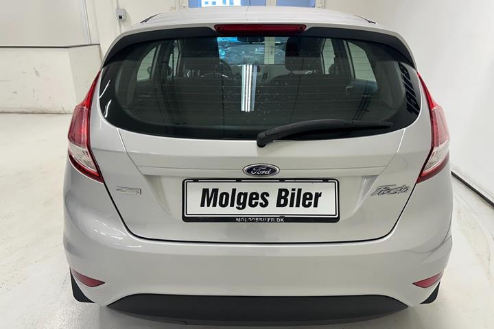 Sølv Ford Fiesta fra 2014