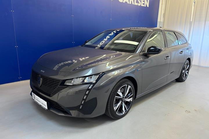 Grå Peugeot 308 fra 2022