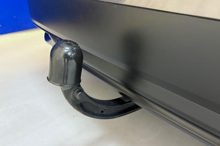 Grå Peugeot 308 fra 2022