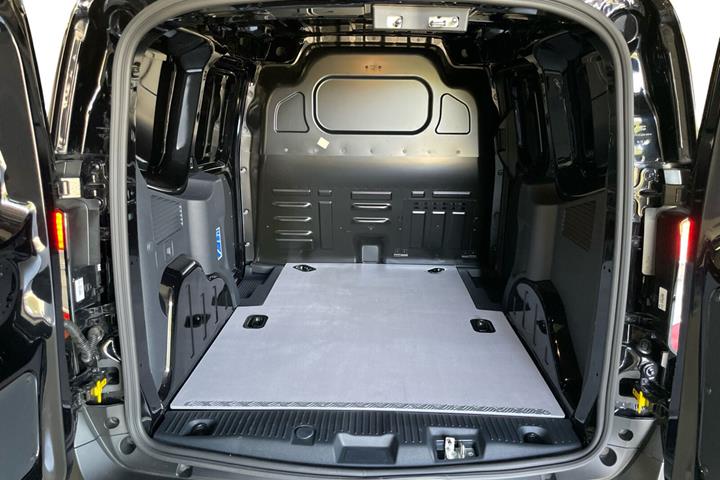 Sort Ford E-Transit Courier fra 2025