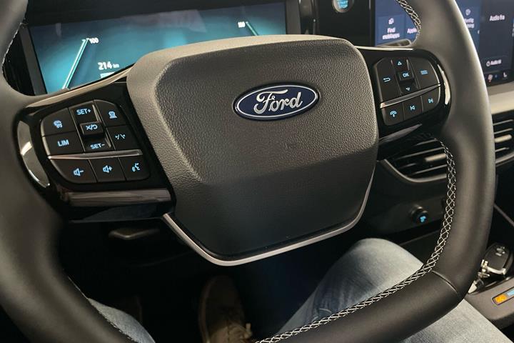 Sort Ford E-Transit Courier fra 2025