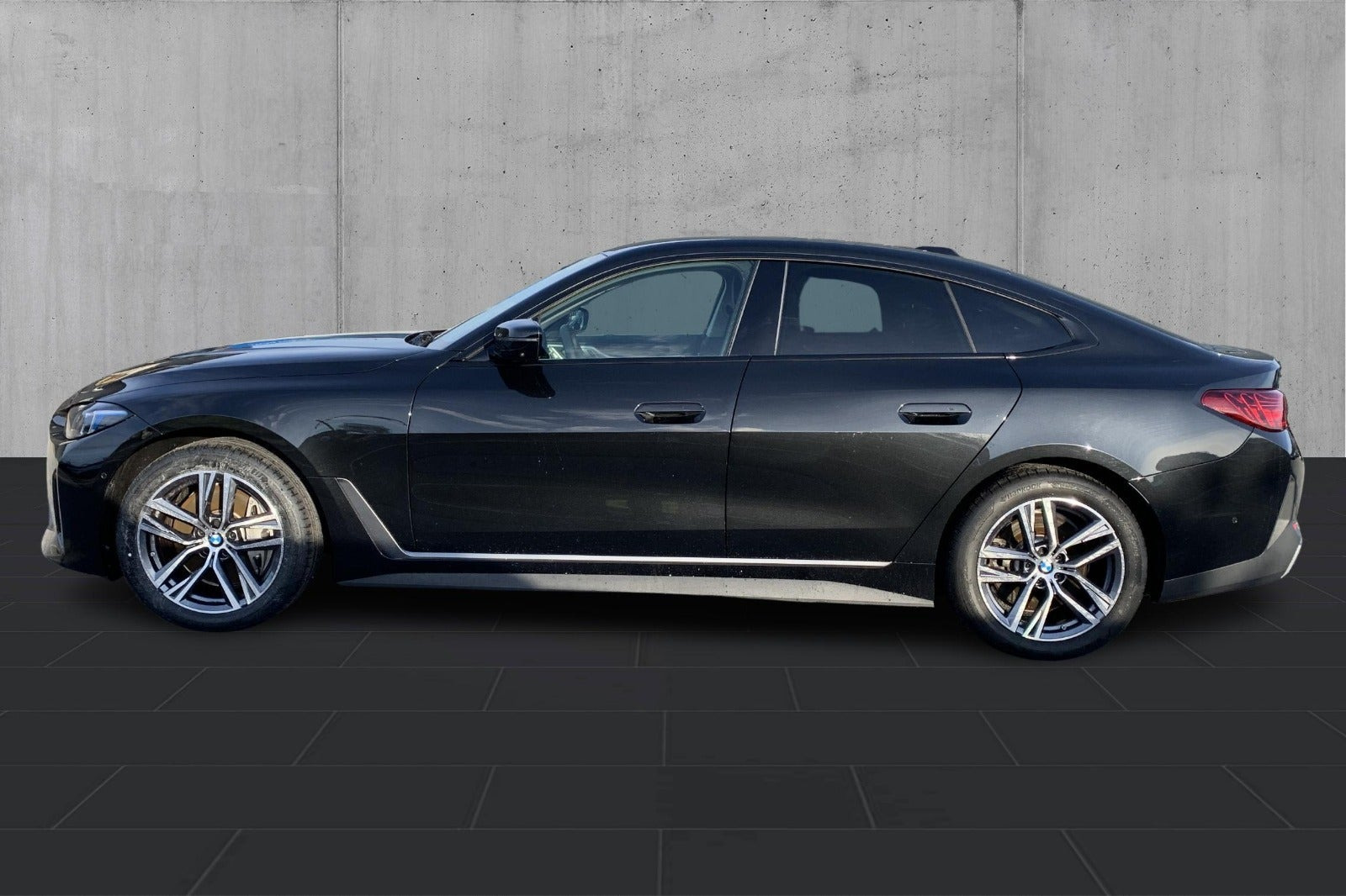 Sort BMW i4 fra 2025