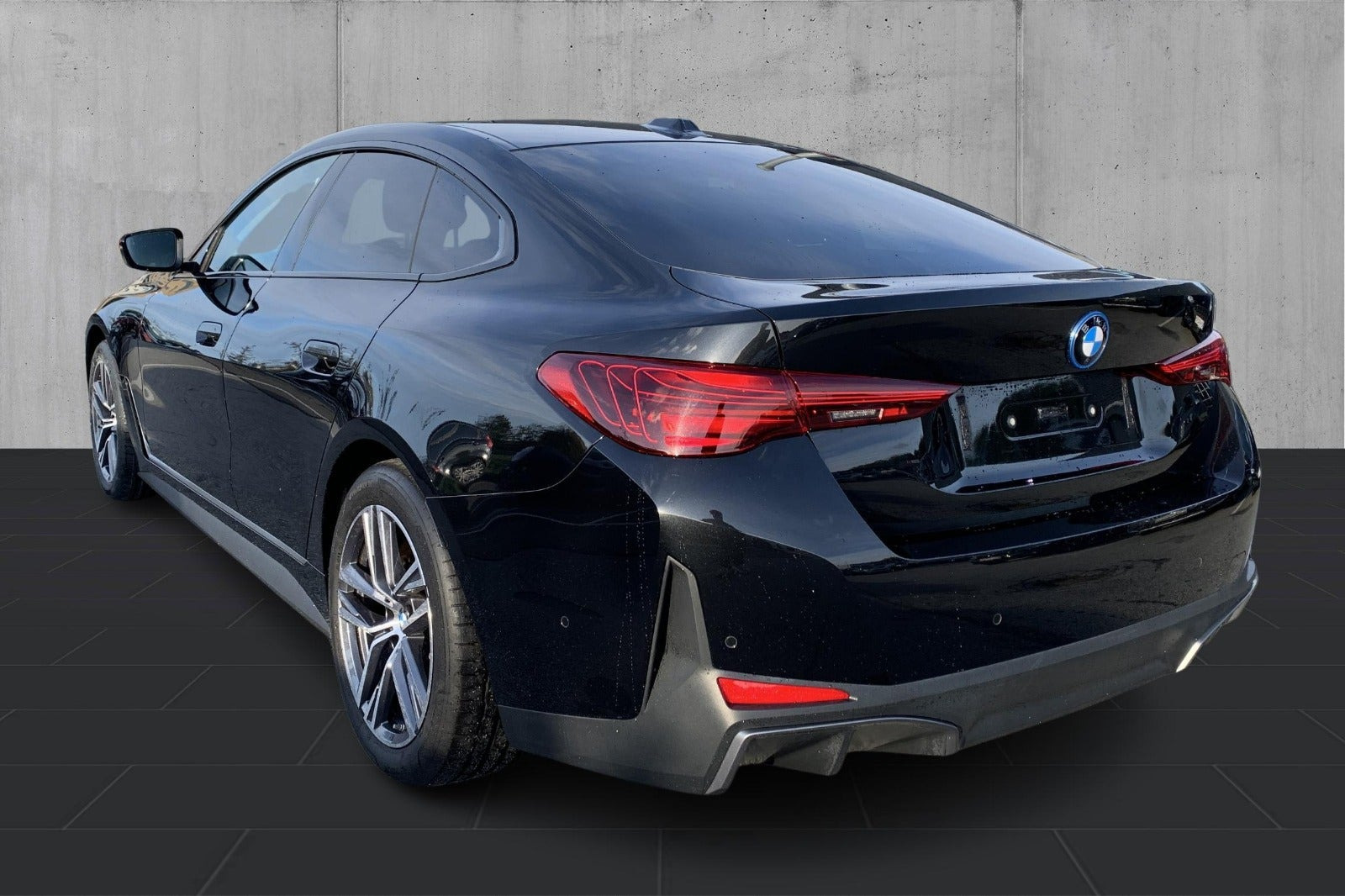 Sort BMW i4 fra 2025