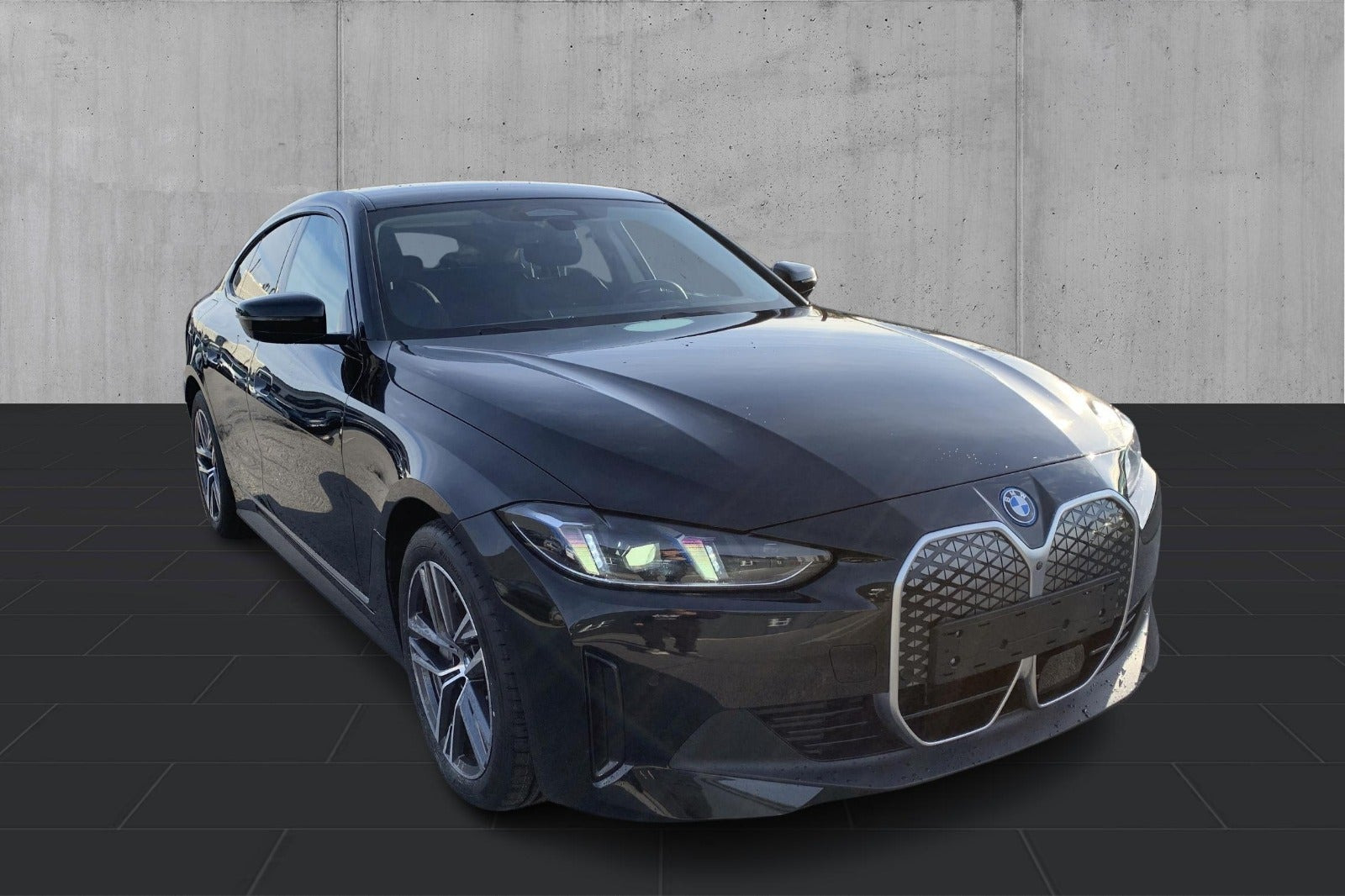Sort BMW i4 fra 2025