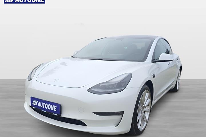 Hvid Tesla Model 3 fra 2020