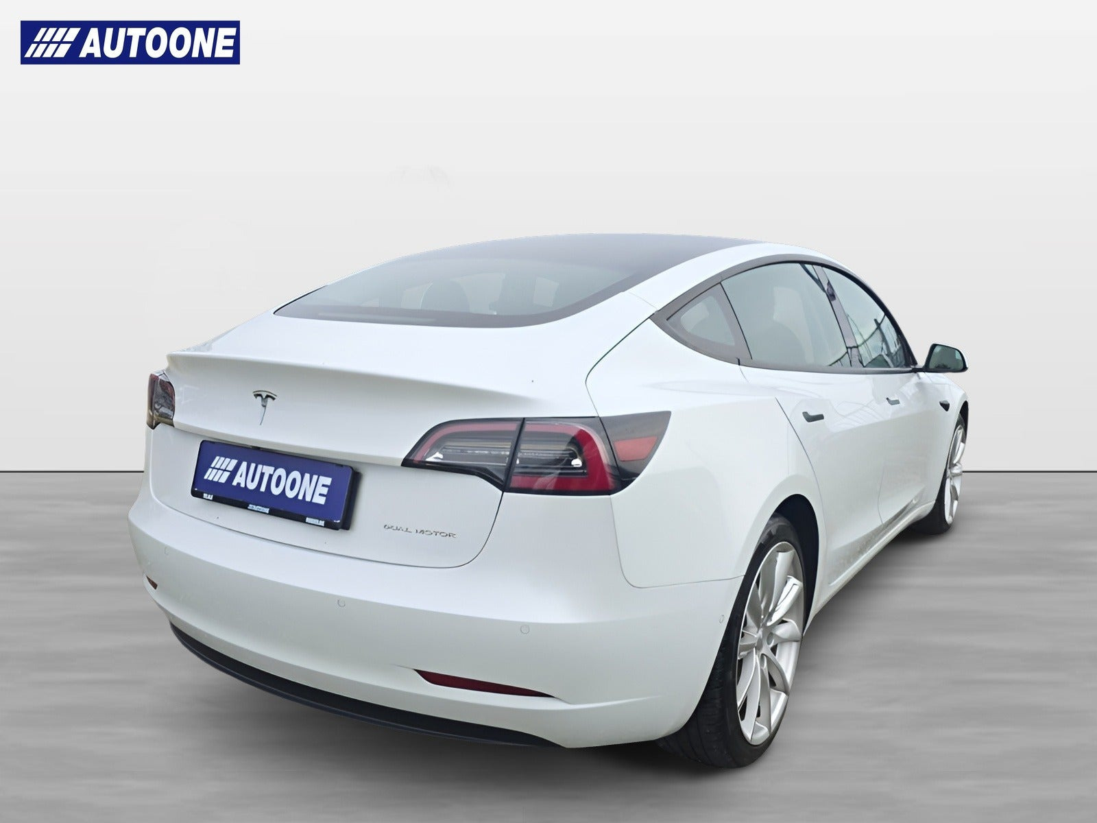 Hvid Tesla Model 3 fra 2020