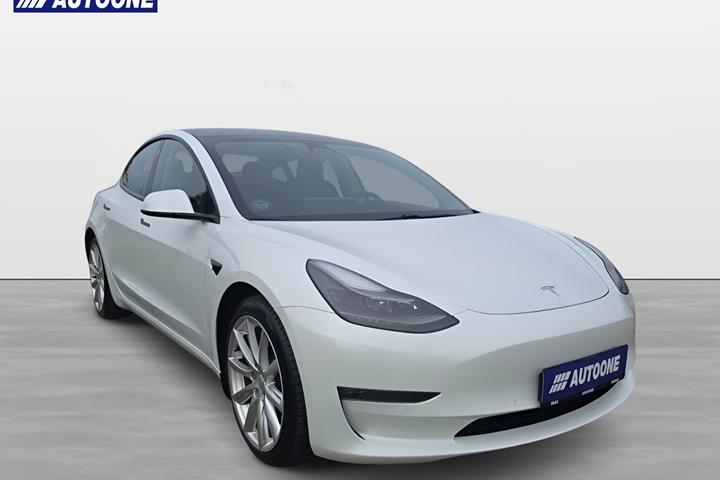 Hvid Tesla Model 3 fra 2020