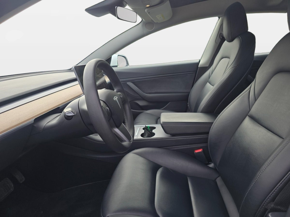 Hvid Tesla Model 3 fra 2020