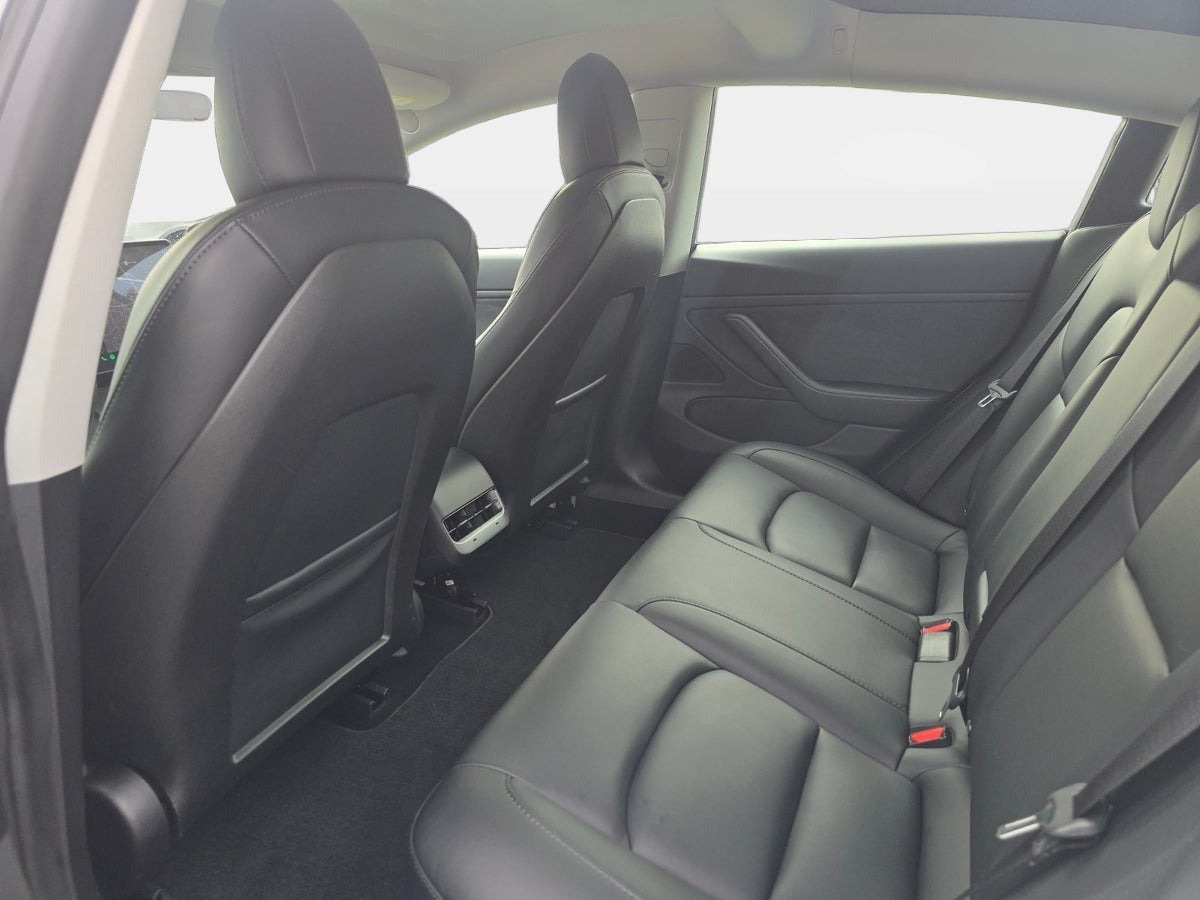 Hvid Tesla Model 3 fra 2020
